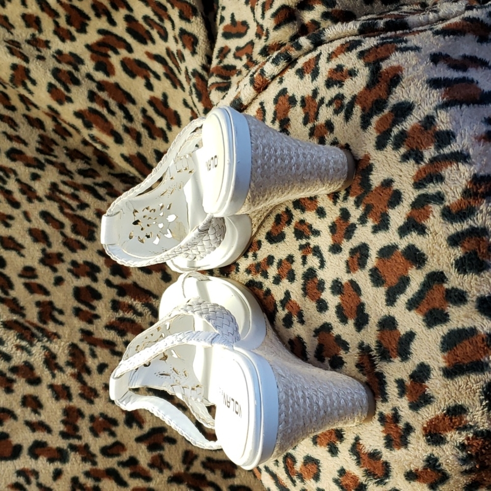 White wedges - Picture 2 of 3